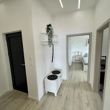 Apartment Lambda