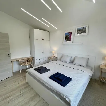 Lambda Apartment