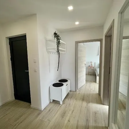 Apartment Lambda *