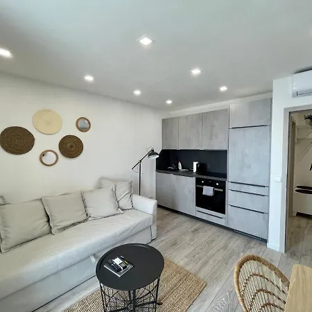 Lambda Apartment *