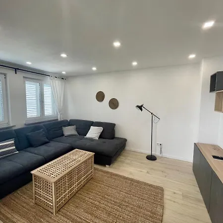 Lambda * Jesenice (Split-Dalmatia)