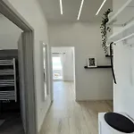 Apartment Lambda