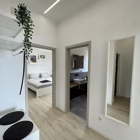 Lambda Jesenice (Split-Dalmatia)