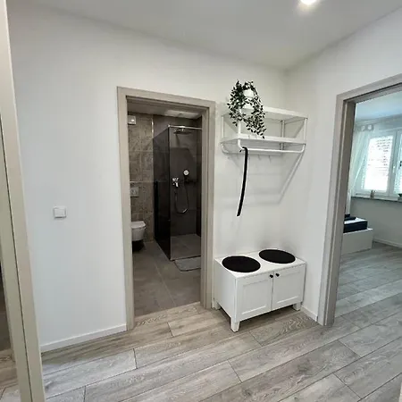 Apartament Lambda *